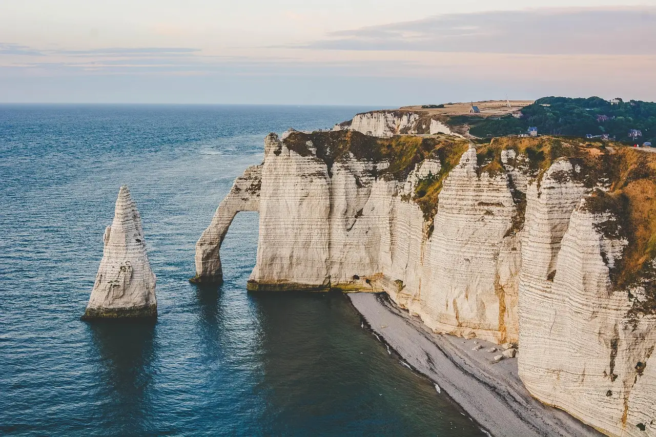 Salesforce Bets $5.7 Billion on Braze to Shore Up AI Marketing Stack - BigGo Finance